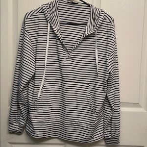 Striped hoodie with kangaroo pockets